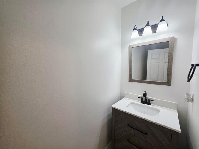 Building Photo - 9764 Tivoli Villa Dr