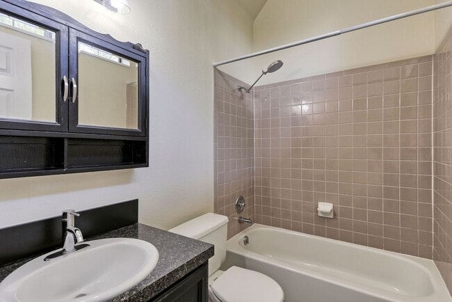 Building Photo - Students Welcome! Fantastic & Classy 2-Bedroom, 2-Bath Ranch-Style 2nd Floor Condo