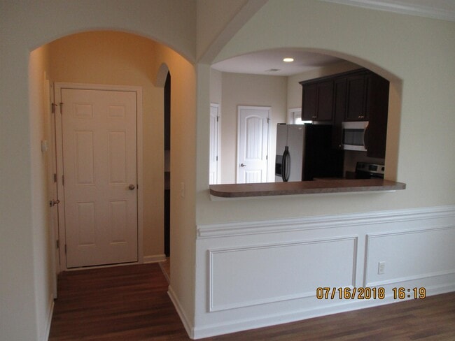 Building Photo - 159 Chapel Lake S