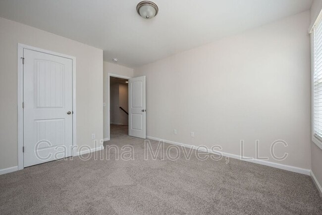 Building Photo - 124 Strongridge Trl