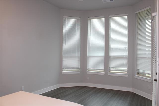 Building Photo - 3104 Armstrong Ave