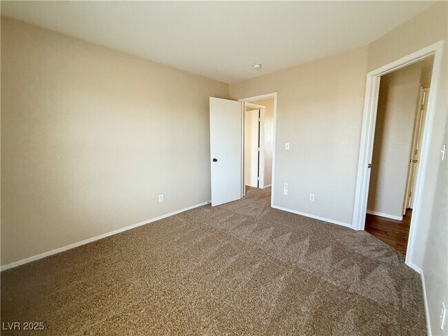 Building Photo - 5057 Midnight Oil Dr