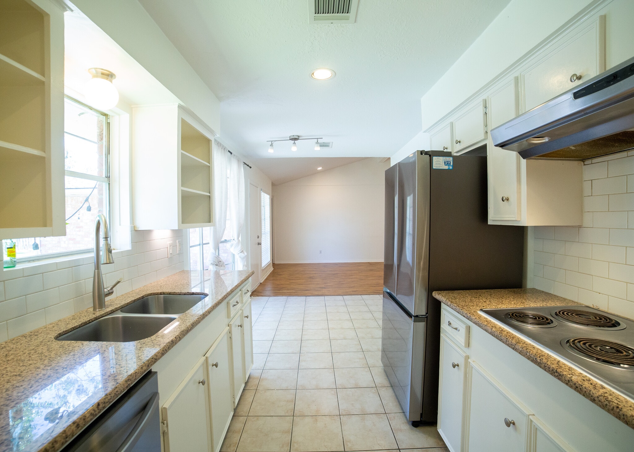Building Photo - 13602 Fernhill Dr