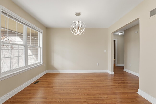 Building Photo - 35900 Abbey Dr