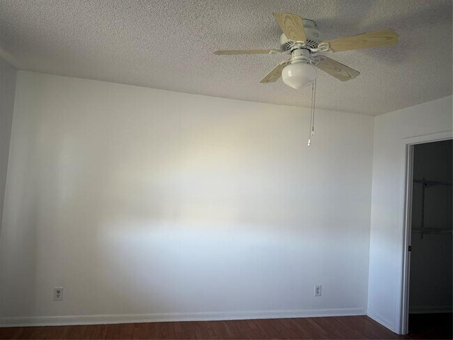 Building Photo - 10007 Winding Lake Rd