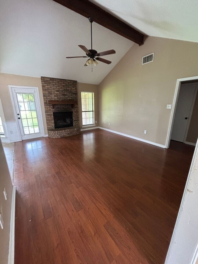 Building Photo - Beautiful 3 Bedroom Home in South Bossier