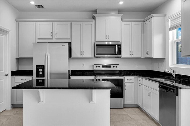 Building Photo - 1108 Lakeshore Breeze Pl