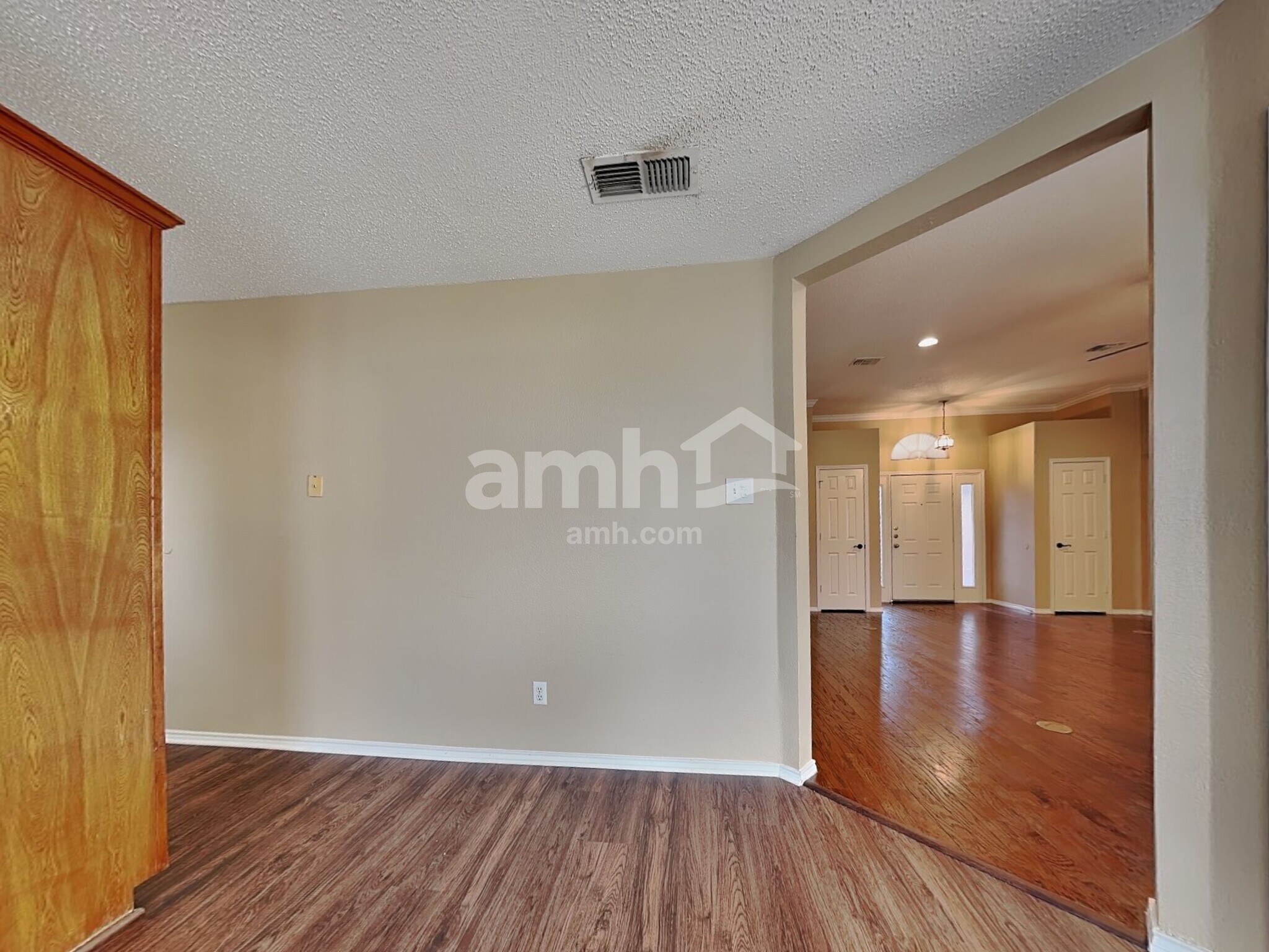 Building Photo - 7312 Glen Dr