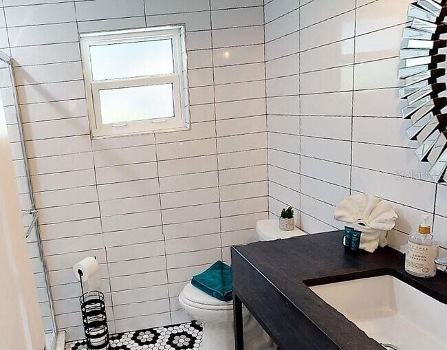 Building Photo - 1912 Morrill St