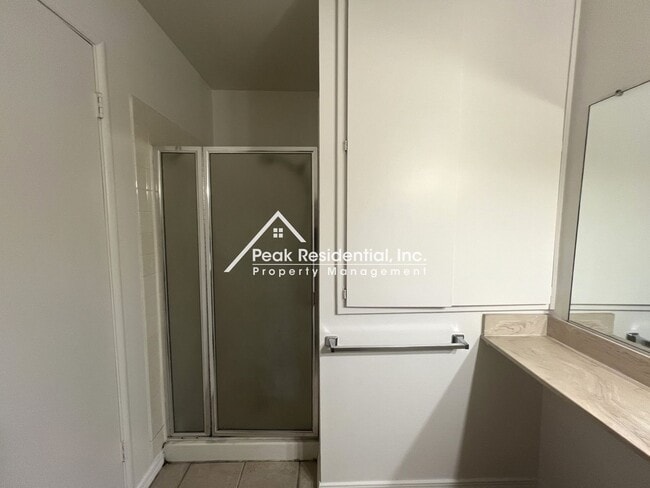 Building Photo - Spacious Carmichael 2bd/2.5ba Townhouse wi...