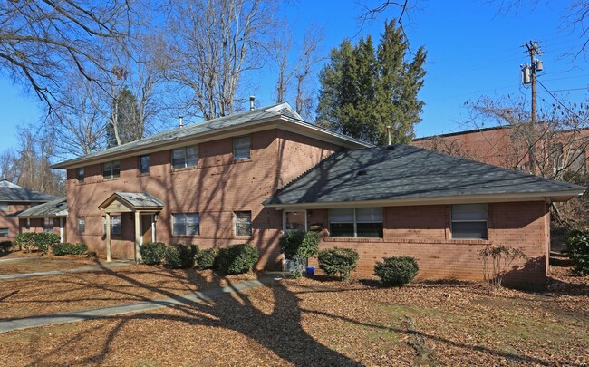 Building Photo - 2 Bedroom Townhomes