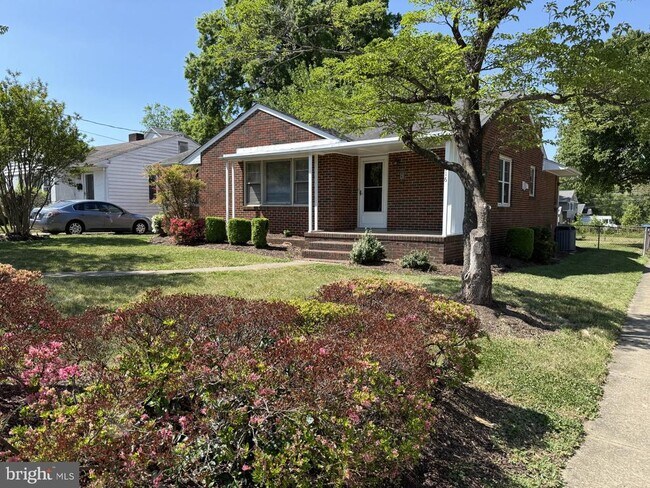 Building Photo - 1316 Stafford Ave