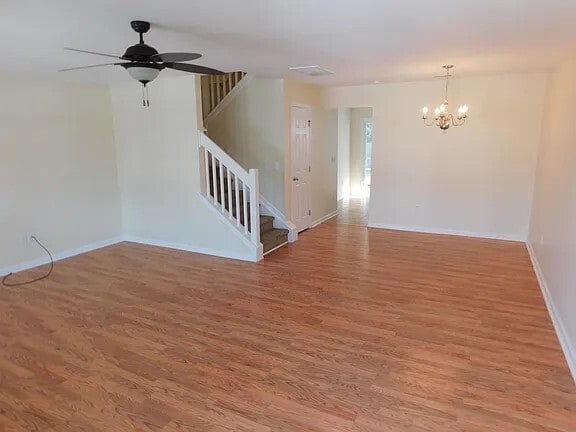 Building Photo - 530 Candida Dr