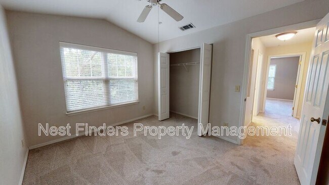 Building Photo - 13810 Sutton Park Dr N