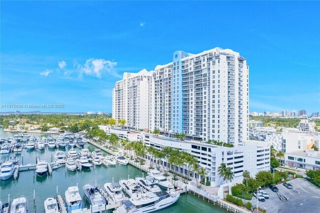 Building Photo - 1900 Sunset Harbour Dr