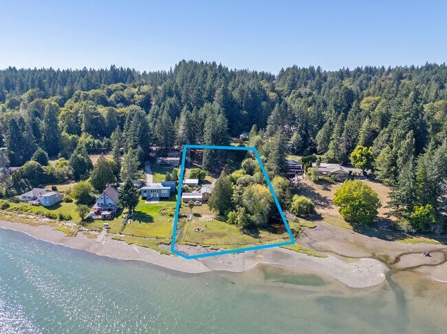 Building Photo - SHORT TERM LEASES! 1-6 months - 3-Bedroom ...