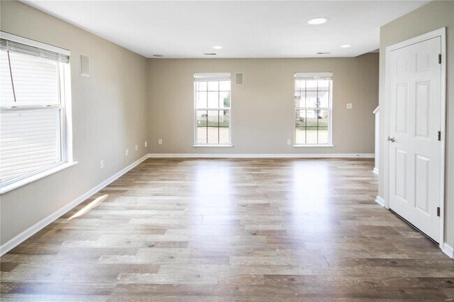 Building Photo - 38 Stonewall Creek Ct