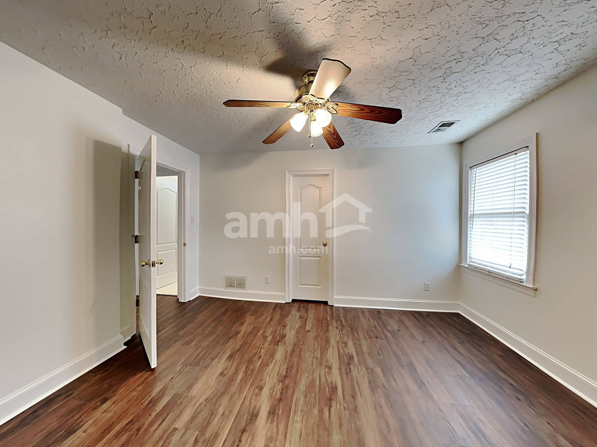 Building Photo - 6207 Chester Cv