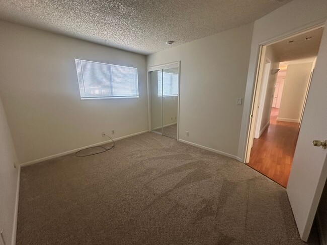 Building Photo - Recently Updated 4 Bedroom Home with Yard