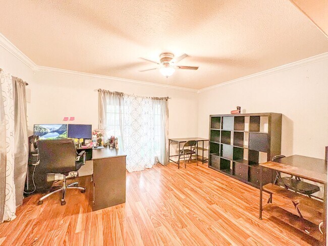 Building Photo - For Rent | Hidden Glen Community | 4 Bed, ...