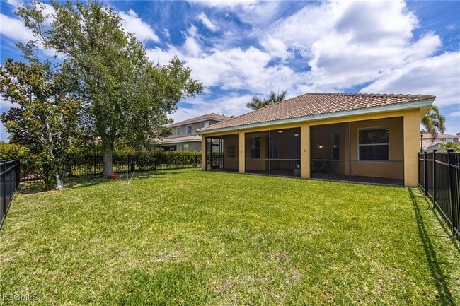 Building Photo - 16530 Whispering Trace Ct