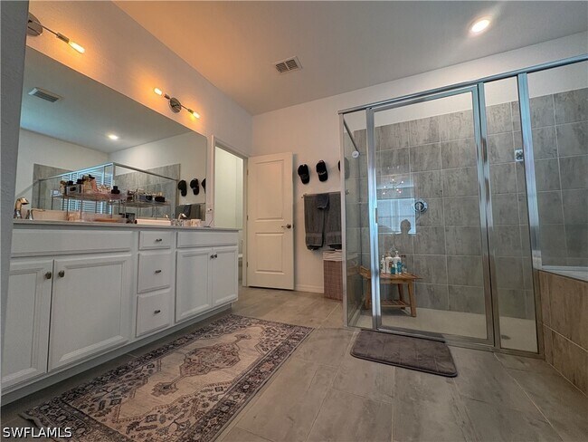 Building Photo - 2458 Orchard St