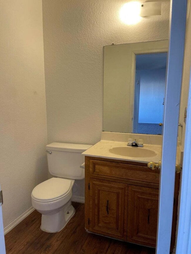 Building Photo - 7214 Dale Rd