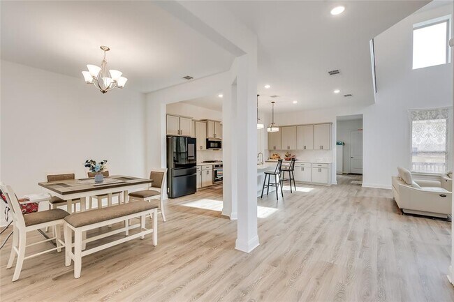 Building Photo - 2808 Stone Branch Dr