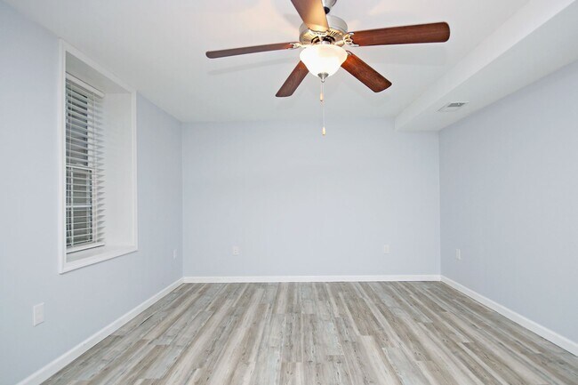 Building Photo - Spacious Downtown Home Convenient to UVA Medical Center