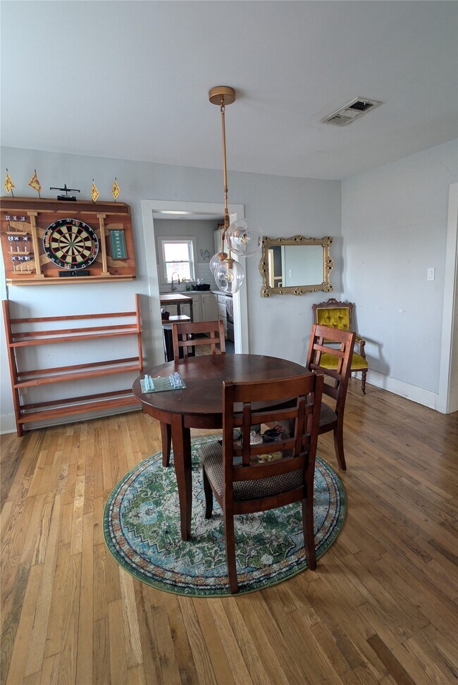 Building Photo - 4923 Leeland St