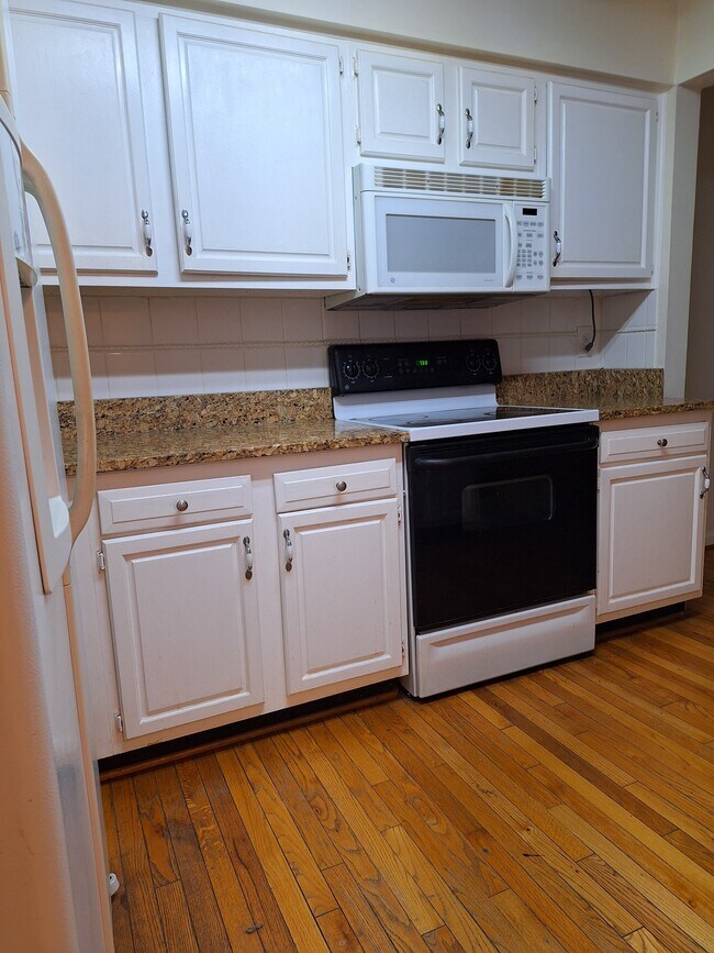 Building Photo - 6016 Rockton Ct