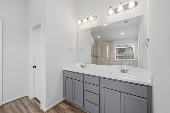 Building Photo - 31115 Albany Brook Ln