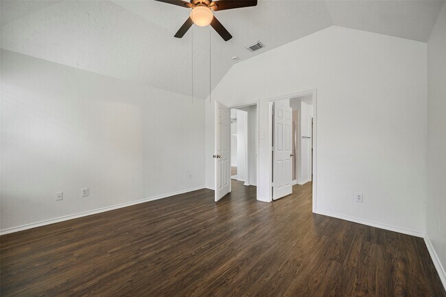 Building Photo - 18401 Sunrise Oaks Ct