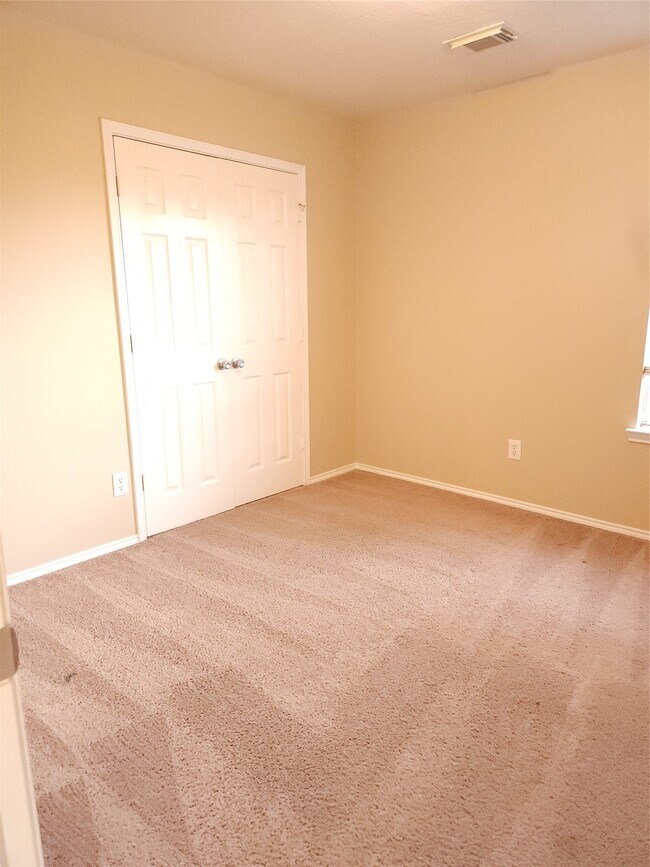 Building Photo - 3827 Brook Garden Ln
