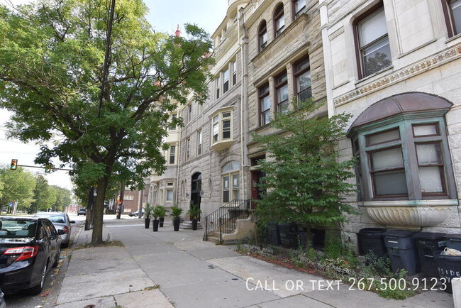 Primary Photo - Lovely top floor 1BR unit with the vie of ...