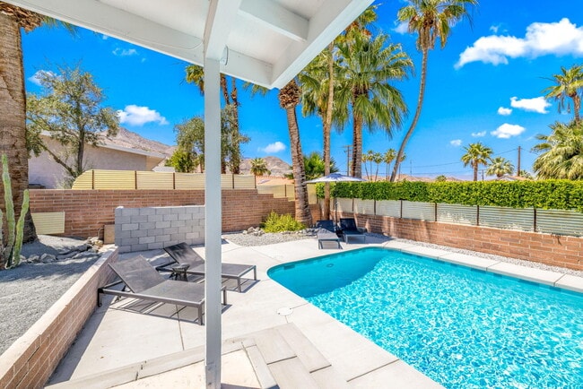 Building Photo - 38951 Bel Air Dr