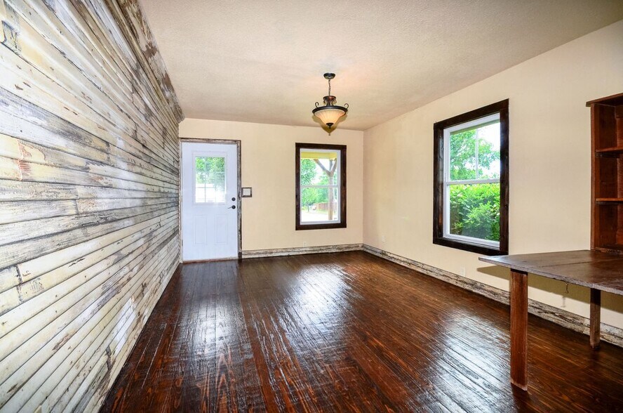 Building Photo - 1421 N Cleveland Ave