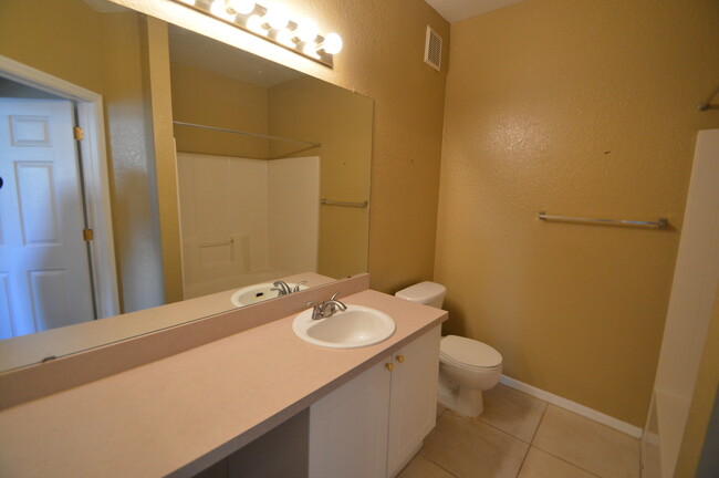 Building Photo - ALTAMONTE SPRINGS:Gated community, Ground Floor Unit! AVAILABLE APRIL 15th!