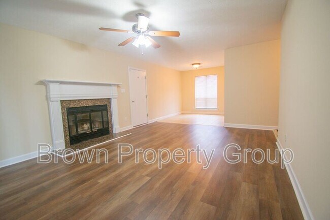 Building Photo - 7217 Pebblebrook Dr