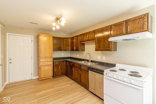 Building Photo - 1602 S Grant Ave