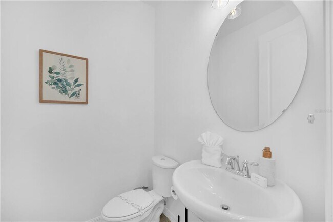 Building Photo - 657 Longboat Dr