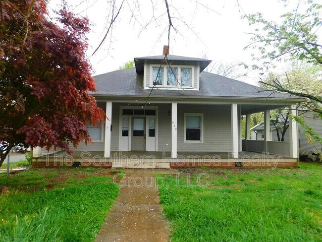 Primary Photo - 619 W Madison Ave