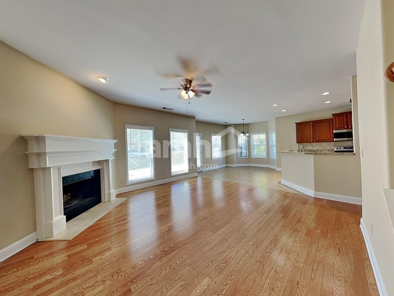 Building Photo - 1152 Thomas Daniel Way