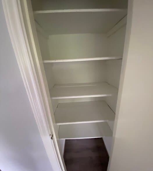 Building Photo - 7842 Winehill Ln