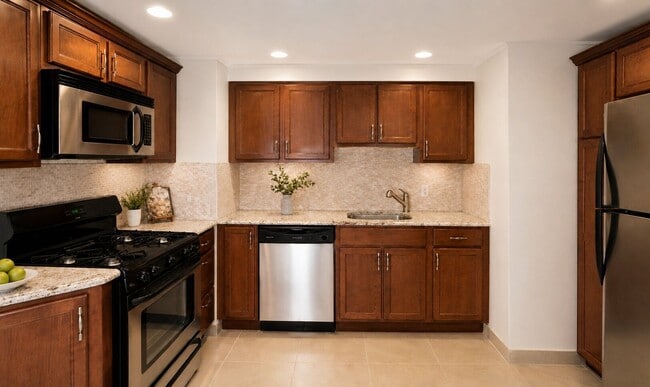 Building Photo - Spacious 2-Bedroom Apartment in Prime Fairmount Location | Pet Friendly