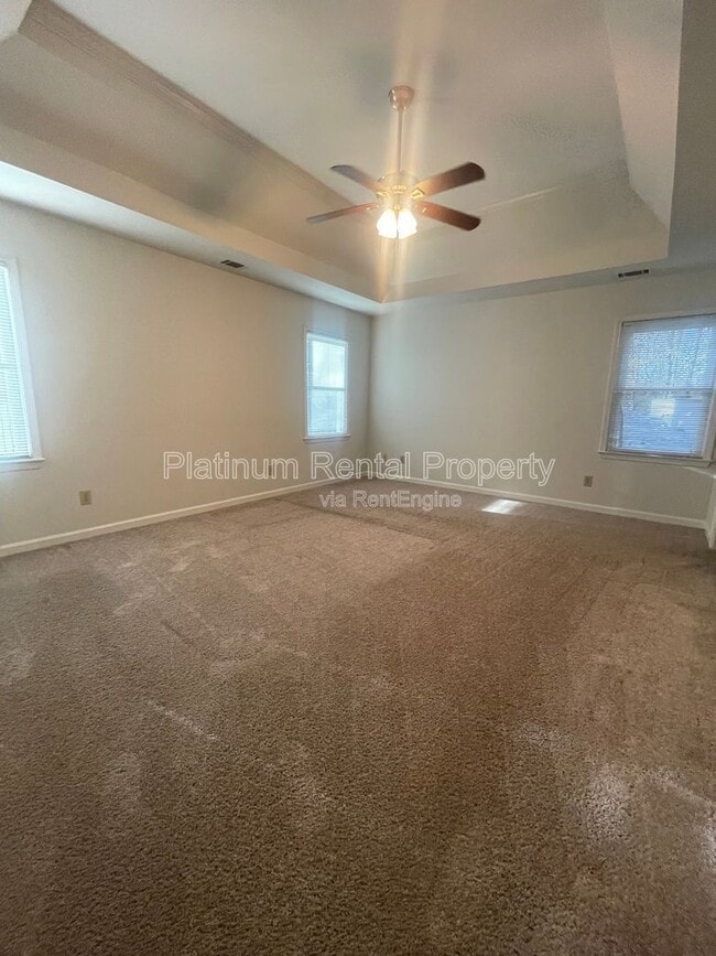 Building Photo - 940 Club Chase Ct