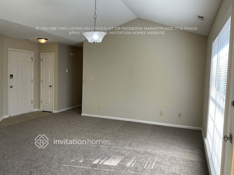 Building Photo - 5014 Alexis Dr