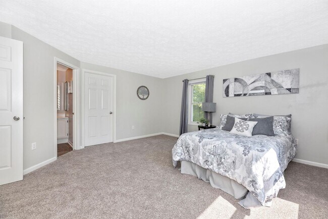 Building Photo - Condo Close to Downtown Frederick
