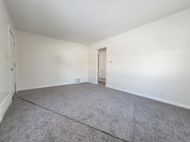 Building Photo - 1320 Tioga Ave