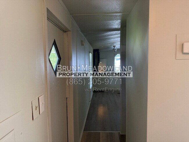 Building Photo - 104 Eakins Dr